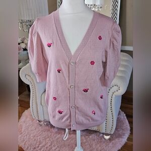 Chic Pink Floral V-Neck Sweater